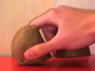 ویدئو : ساخت باطری با سیب زمینی