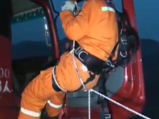 ویدئو :  نجات هیجان انگیز خانوادۀ معلق میان مرگ و زندگی