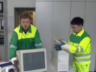 ویدئو :   استخراج طلا از کامپیوترهای اسقاطی -دی دیل