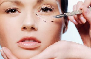 ویدئو :    روایت بازیگر زن از برخورد کارگردانان پس از جراحی زیبایی