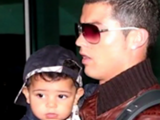 ویدئو :   ستارگان فوتبال در کنار فرزندانشان