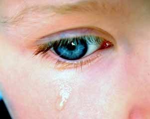 ویدئو :    دورربین مخفی کودک آزاری و عکس العمل مردم در خیابان