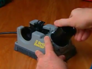 ویدئو :   دستگاهی برای تیزکردن مته -دی دیل