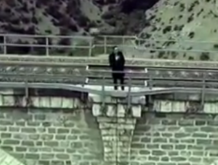 ویدئو :   کلیپ جدید گروه سون به نام "دنیای بعد تو"