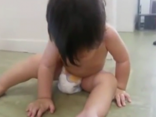 ویدئو :    لحظات شیرین و خنده دار با نی نی های خوابالو