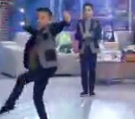 ویدئو :  رقص دوقلوهای آذربایجانی