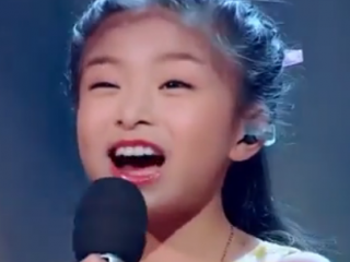 ویدئو :   صدای عجیب و حیرت انگیز دختربچه !