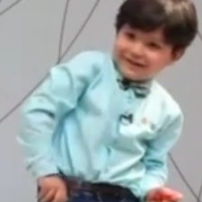 ویدئو :   شرکت کردن پسر بچه 4/5 ساله در برنامه بهترین شو شبکه دو