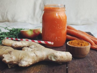 برای مقابله با کمردرد از این نوشیدنی استفاده کنید