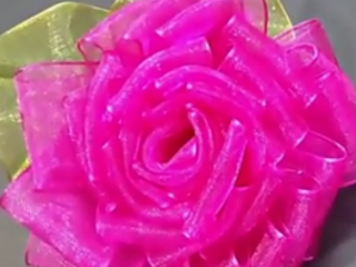 ویدئو :  آموزش  آموزش گل های روبانی (1)