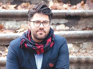 ویدئو :  آهنگ عاشقانه حامد همایون