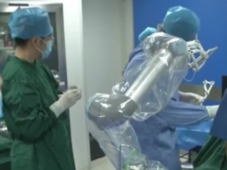 ویدئو :   اولین جراحی کاشت دندان توسط یک ربات