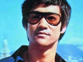 ویدئو :   هنر نمایی بروسلی - فوق العادست