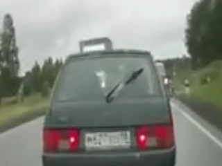 ویدئو :   تصادفات به علت لغزندگی بارش برف و باران