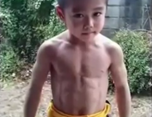 ویدئو :   قوی ترین کودک جهان