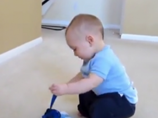 ویدئو :    وقتی نی نی ها واسه اولین بار راه میرن