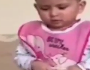 ویدئو :   درخواست عجیب مرد سعودی از فرزند دوساله اش