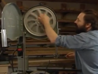 ویدئو :   آموزش تکمیلی کار با اره فلکه نجاری