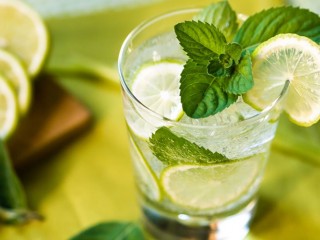 با فواید بینظیر شربت سکنجبین بیشتر آشنا شوید