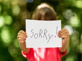 عذرخواهی بیش از حد میتواند آسیب پذیر باشد
