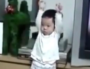 ویدئو :   تنبیه مادر و بچه چاخان