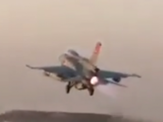 ویدو. :  انتقام جنگنده مصری از داعش بخاطر جنایت مسجد سینا