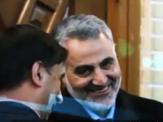 ویدئو :  هدیه رزمندگان عراقی برای سردار حاج قاسم سلیمانی