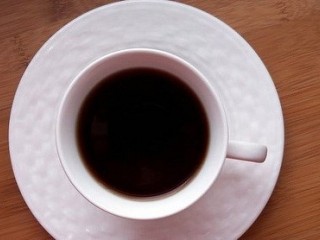 چای شیرین در وعده صبحانه چه فایده و چه زیانهایی دارد