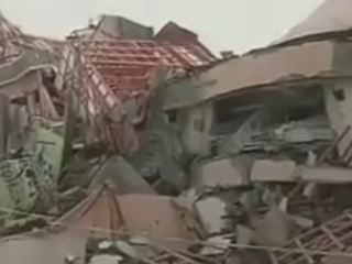 ویدئو :  بررسی کامل نحوه ی اتفاق افتادن زلزله( فارسی)