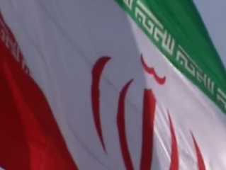 ویدئو :   اشک مردم به خاطر آتش زدن پرچم ایران و عکس شهید مدافع حرم