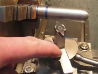 ویدئو :   تراش مقعر و محدب بوسیله دستگاه تراش دستی