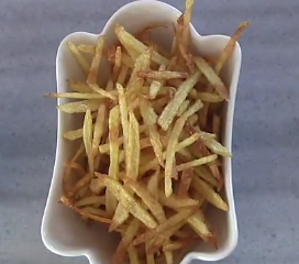 ویدئو :   طرز تهیه خلال سیب زمینی ترد برای خورش قیمه و دورچین غذا