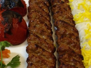 ویدئو :  طرز تهیه کباب کوبیده پارت یک