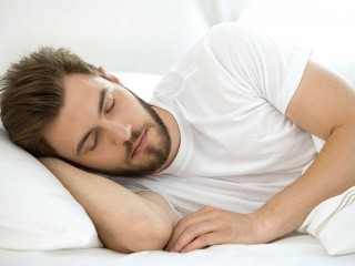 اگر خواب سنگین می خواهید؛ سراغ این غذاها بروید!