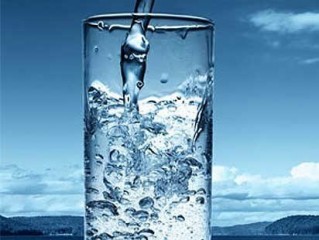 آیا نوشیدن زیاد آب معده و کبد را ضعیف میکند؟