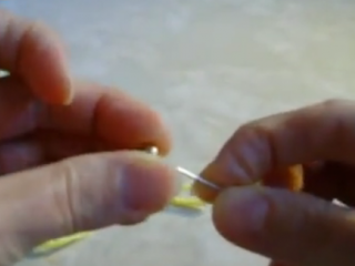 ویدئو :  آموزش منجوق بافی با قلاب قسمت اول