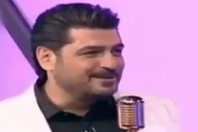 ویدئو :   اجرای ترانه ماکان بند از سام درخشانی در برنامه زنده!