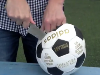 ویدئو :  داخل توپ فوتبال جام جهانی 2018 روسیه چه خبر است؟