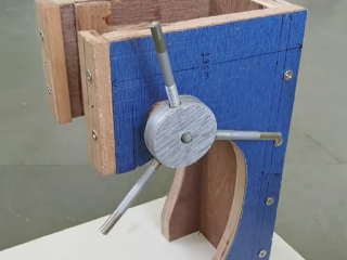 ویدئو :  چگونه یک دستگاه درل ساده درست کنیم؟؟؟!!!