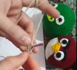 ویدئو :   آموزش موارد پایه ای برای بافت با قلاب سر عروسک یا توپ