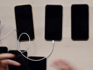 ویدئو :  بررسی مشکل شارژ آیفون XS