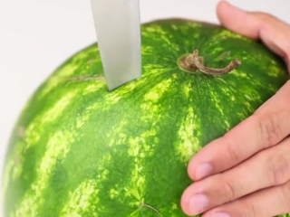 ویدئو :  9 روش پوست کندن هندوانه