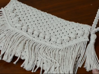 ویدئو :   آموزش بافت کیف مکرومه بافی بسیار زیبا ؛ کیف بافتنی زیبا