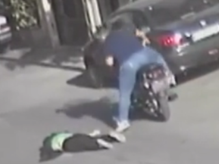 ویدئو :  زورگیری وحشیانه از زن جوان در پایتخت