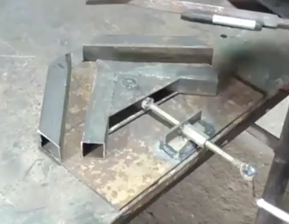 ویدئو :    00:10:03 طریقه ساخت گیره سه گوش دی -دیل