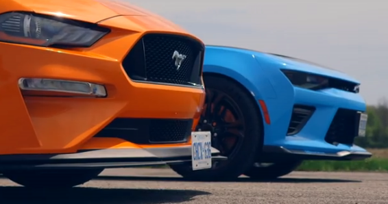 ویدئو : رقابت فورد موستانگ و شورلت کامارو در پیست