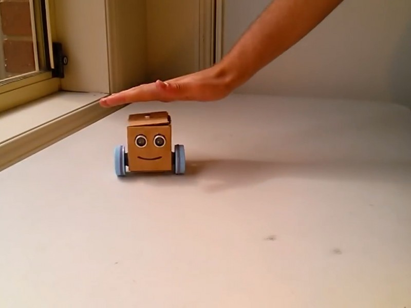 ویدئو :   ساخت ربات حرکتی ساده