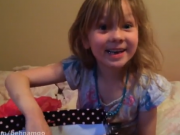 ویدئو :   سورپرایز خنده دار دختر بچه (مطلب)
