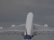 ویدئو : تیک آف عمودی و پرواز باورنکردنی هواپیمای ایرباس A۳۸۰ (مطلب)