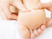 8 فایده بی نظیر ماساژ پاها قبل از خواب
